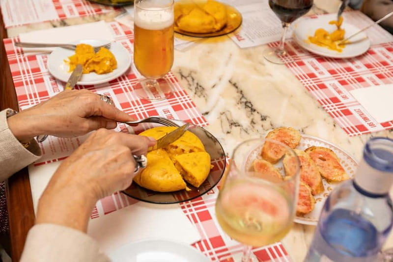 Barcelona: Gaudi Tapas & Wine Tasting Small Group Tour - Tortilla de patatas and six tapas: what’s actually included
