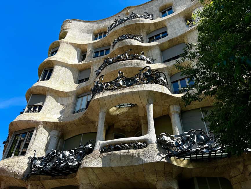 Barcelona: Gaudi Tapas & Wine Tasting Small Group Tour - Passeig de Gràcia and Eixample: the guided walk that teaches you what to notice