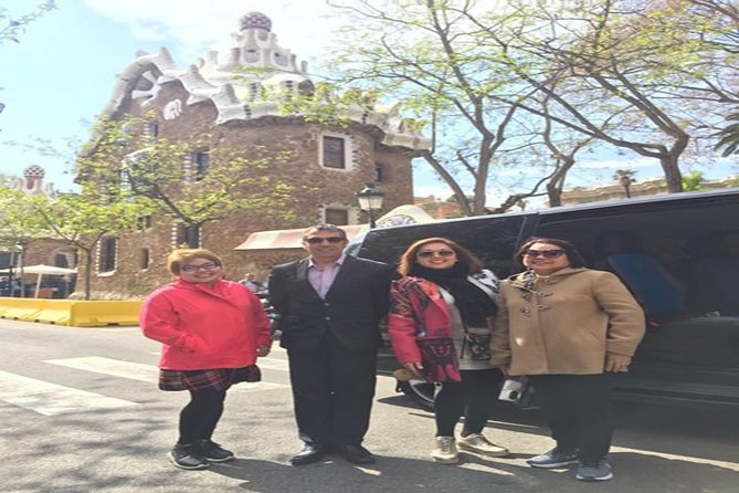 Barcelona Gaudi Tour: Sagrada Familia, Casa Batllo & Casa Mila - Sagrada Familia: the big church stop and why timing matters