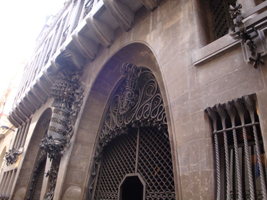Barcelona: German City Tour from Gaudí's Perspective - The 4.5-hour rhythm: not rushed, but still efficient
