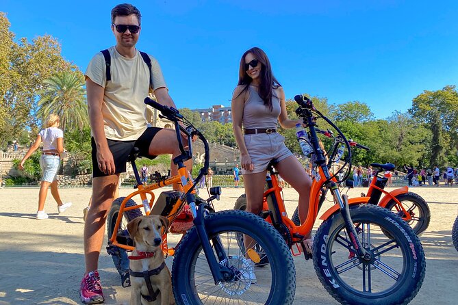 Barcelona: German guided tour by bike or e-bike - Plaça de Sonia Rescalvo Zafra and Neptune Fountain photos