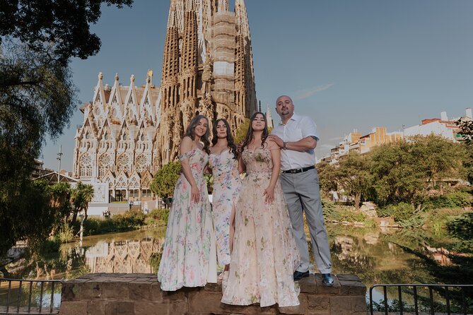 Barcelona: Glamour Wow Dress Photoshoot in Spectacular locations - Price and Value: $590 Per Group for a Private, Pro Package
