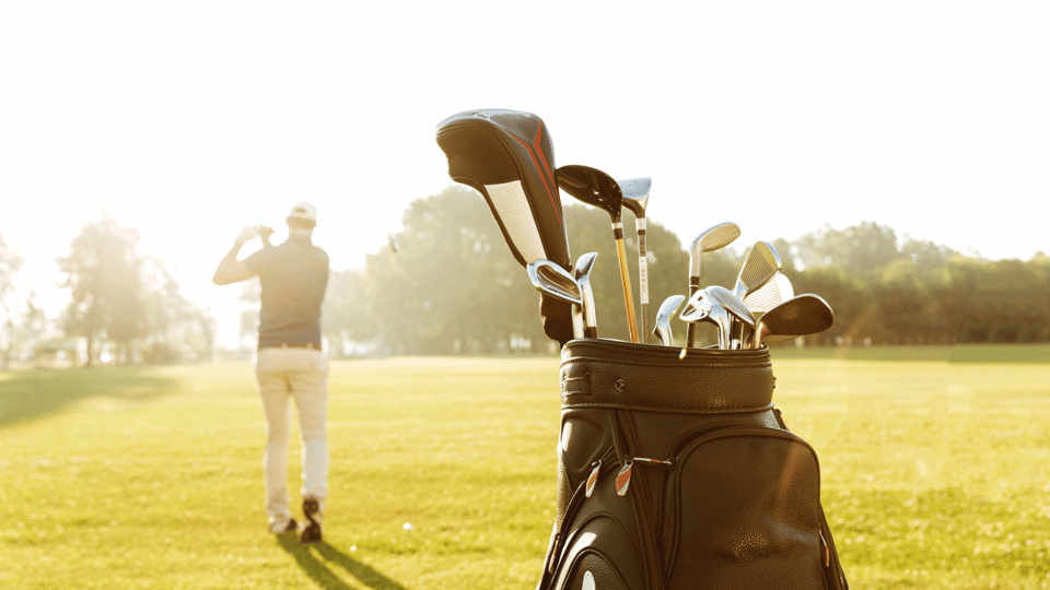 Barcelona Golfing: All-Inclusive Experience Pick-Up Drop-Off - Course help, distances, and hazards: why the caddy matters on Par-3