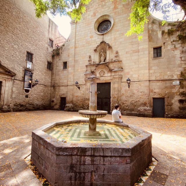 Barcelona: Gothic Quarter and Flamenco Show (Small Group) - Gothic Quarter at Dusk: The Evening Start That Changes Everything