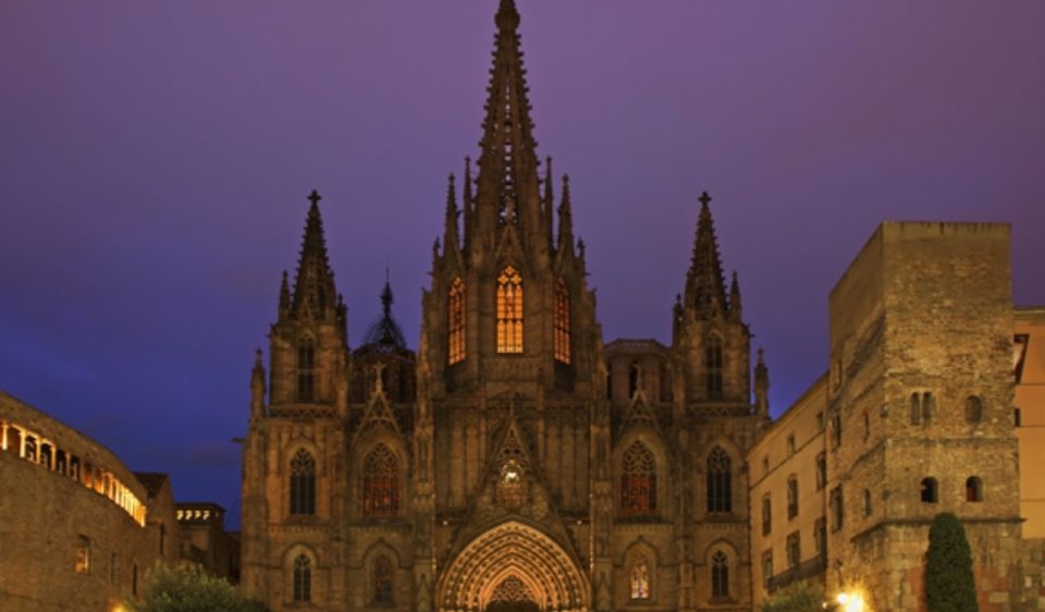 Barcelona: Gothic Quarter and Flamenco Show (Small Group) - Quiet Streets, Corner Guitar, and Easy Dusk Photos