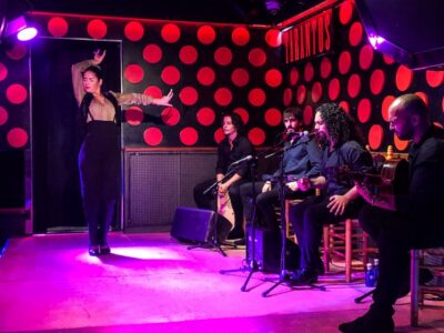 Barcelona: Gothic Quarter and Flamenco Show (Small Group) - Plaça del Rei and the Power Squares: What the Guide Helps You Notice