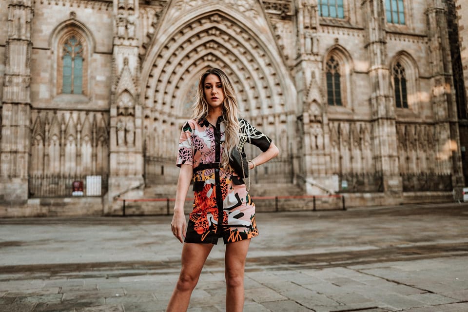 Barcelona: Gothic Quarter Cinematic Photoshoot and Guide - The photo walk part: how the pace stays friendly