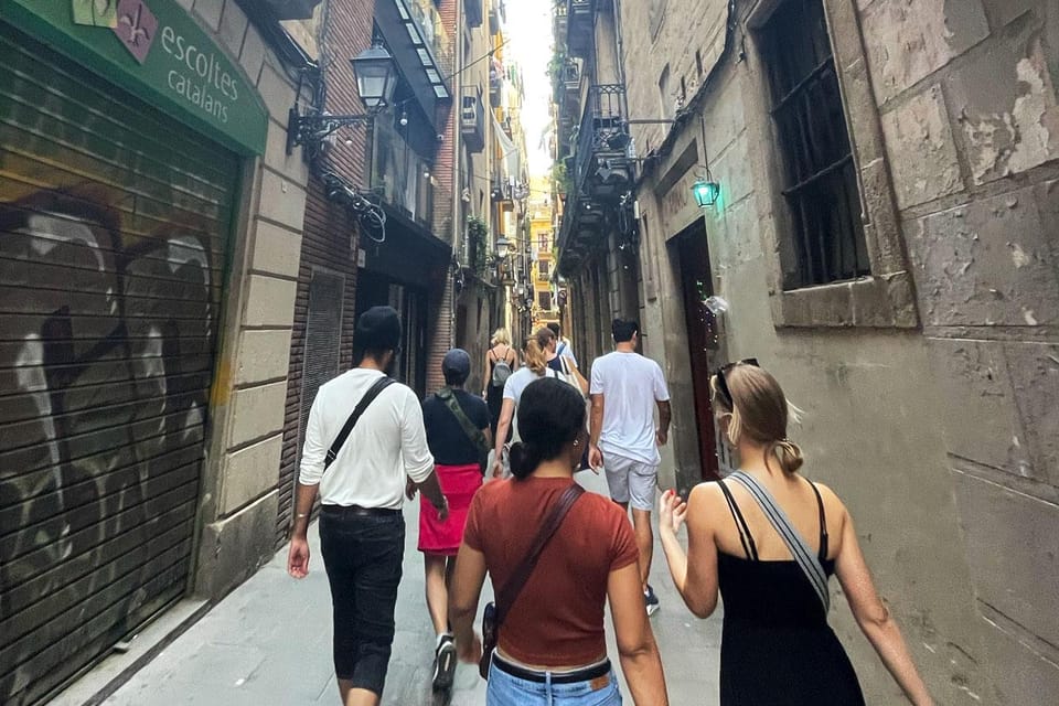Barcelona: Gothic Quarter Gems Private Walking Tour - Why the Gothic Quarter makes sense on a private walk