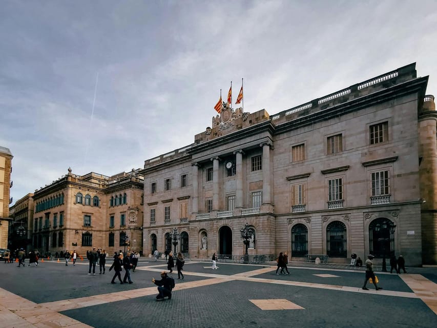 Barcelona: Gothic Quarter Gems Private Walking Tour - The Call (Jewish Quarter): streets with memory