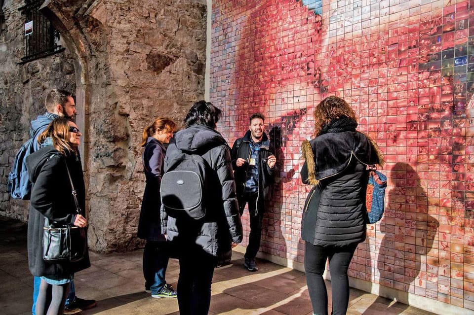 Barcelona: Gothic Quarter Gems Private Walking Tour - Where you meet (and what that means for your day)