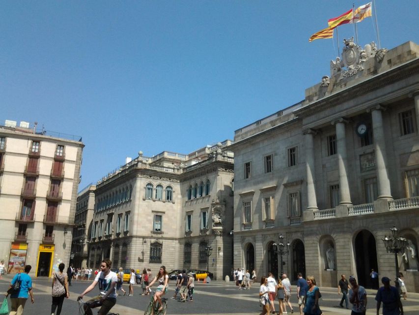 Barcelona: Gothic Quarter Legends Walking Tour with Tapas - Roman Walls to Medieval Streets: The Guide’s Real Skill