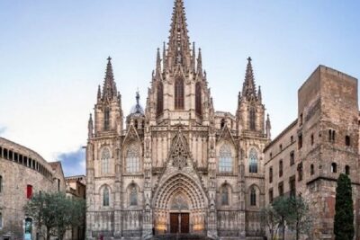 Barcelona Gothic Quarter Old Town Private Tour - Stop One: Barri Gòtic (Gothic Quarter) as a Timeline You Can Walk