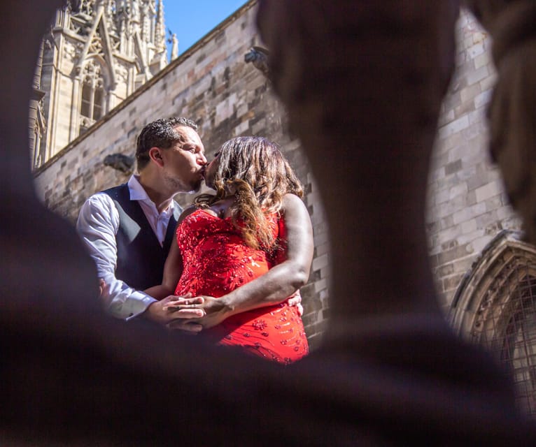 Barcelona: Gothic Quarter Private Photoshoot Experience - Who should book this—and who might skip it