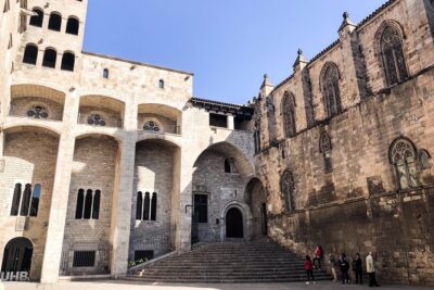 Barcelona Gothic Quarter Tour (Small Group) - The first squares and boulevard: your orientation shortcut
