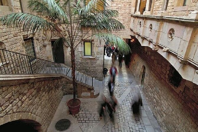 Barcelona Gothic Quarter Walking Tour - Starting Point Details and How to Arrive Calm