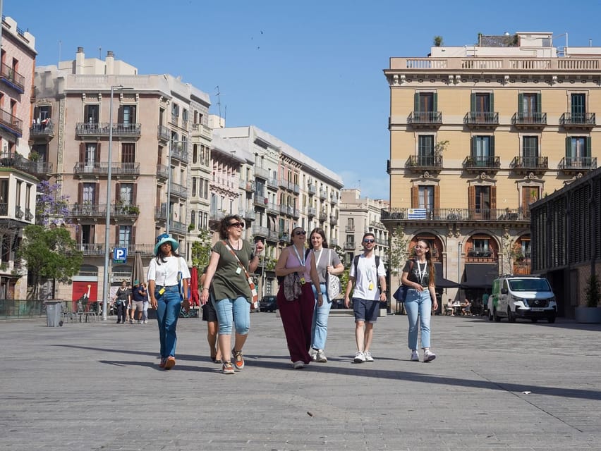 Barcelona: Gothic Quarter Walking Tour w/ Montjuïc Cable Car - Passeig de Gràcia: Gaudí’s famous buildings from the boulevard
