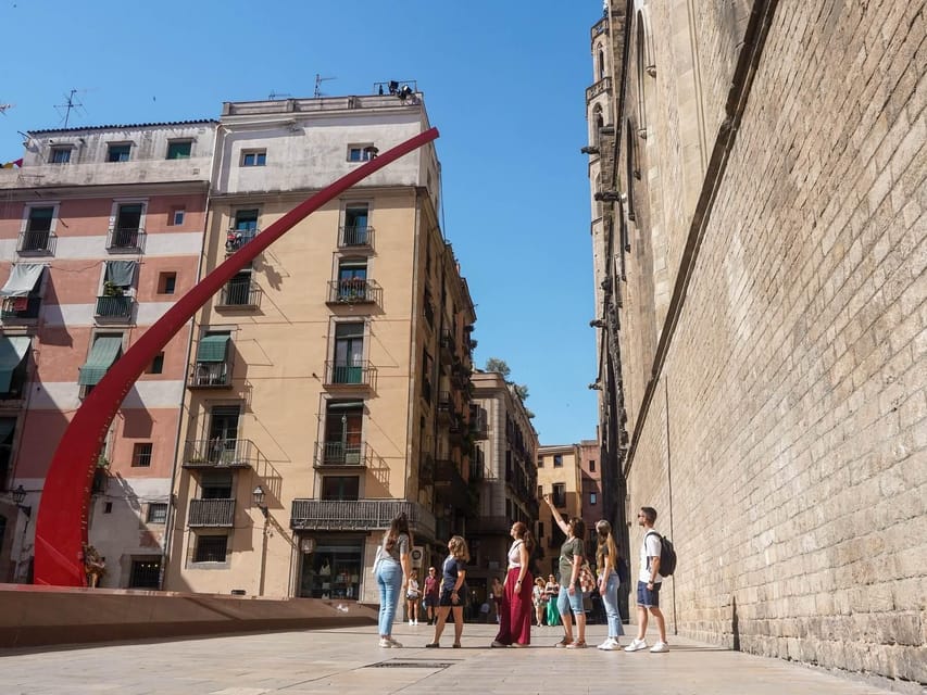 Barcelona: Gothic Quarter Walking Tour w/ Montjuïc Cable Car - Logistics that matter: meeting point, pacing, and practical comfort