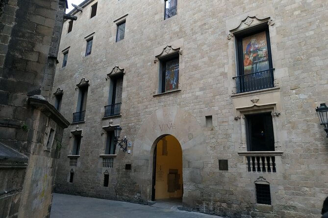 Barcelona Gothic Quarter Walking Tour with Tapas - Pont del Bisbe: One of the Most Photographed Corners, Explained