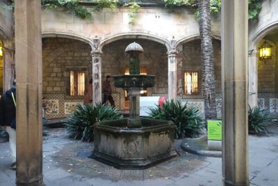 Barcelona Gothic Quarter Walking Tour with Tapas - Font de la Portaferrissa: A Small Fountain with Big City History