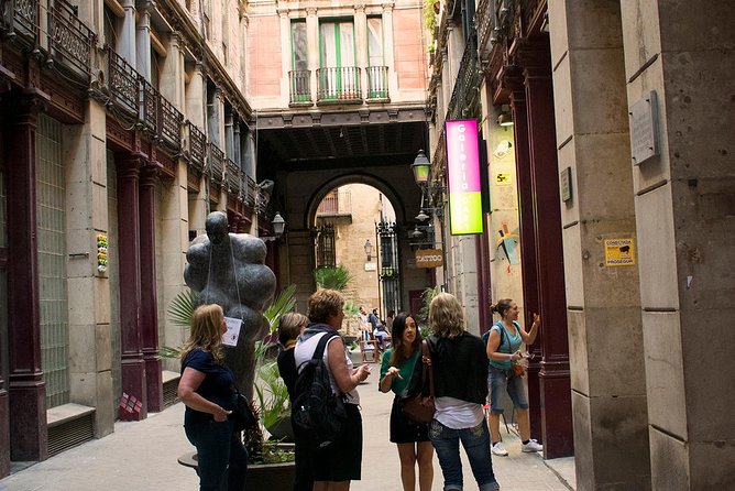 Barcelona Gothic Quarter's Deepest Secrets & Sangria - The small-group size: the real value you feel in the streets