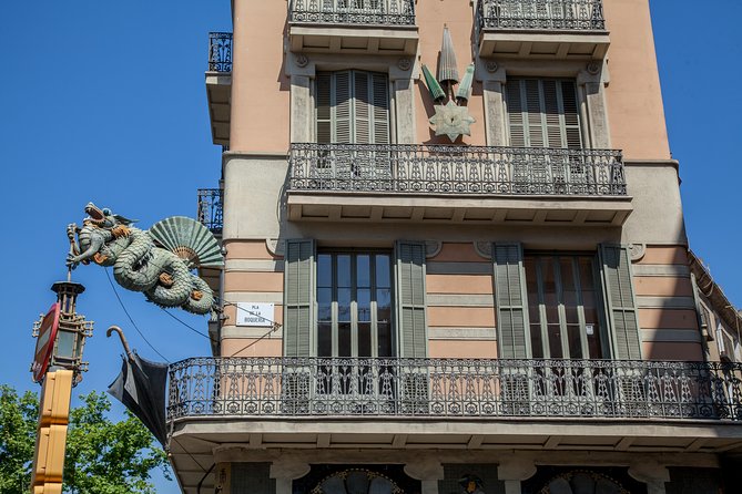 Barcelona Gothic Quarter's Deepest Secrets & Sangria - From squares to the waterfront: how the finale near Port Vell changes the day
