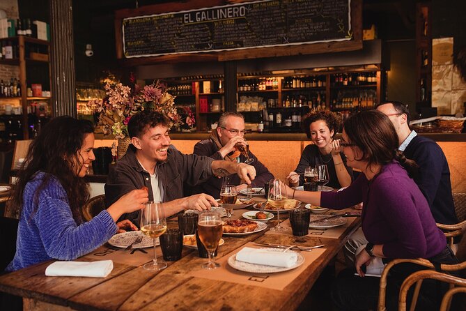 Barcelona : Gothic, Tapas, Churros & Vermouth - From Els 4 Gats to the Kissing Wall: Your First Story Stops