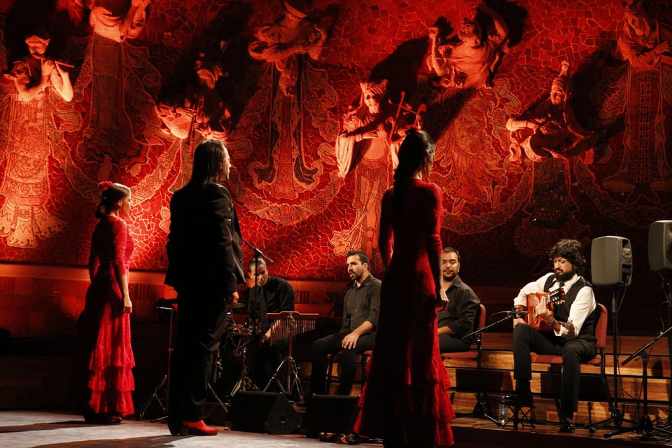 Barcelona: Gran Gala Flamenco Show Entry Ticket - Gran Gala Flamenco: what 75 minutes feels like