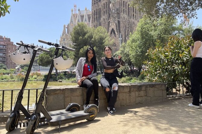 Barcelona Guided 2 hour E-Scooter Tour - Safety gear, riding rules, and first-timer confidence