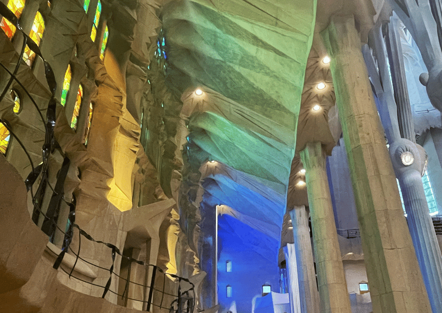 Barcelona Guided Sagrada Familia Tour & Sailing Experience - Key things to know before you go