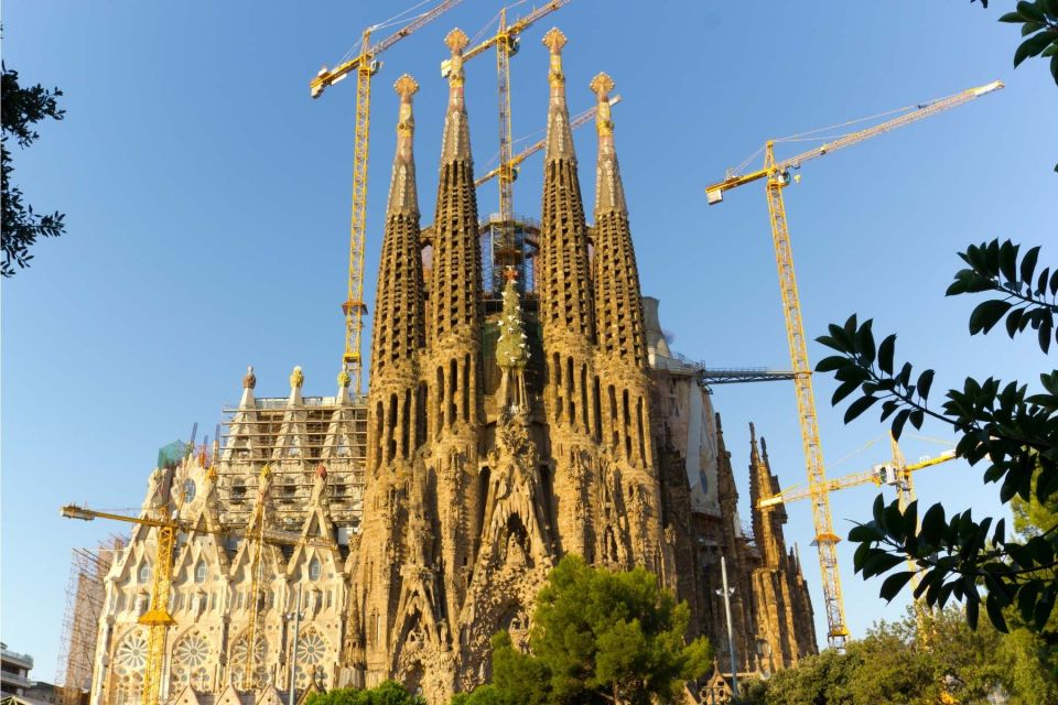 Barcelona: Guided Sagrada Familia Tour & Skip-The-Line Entry - Key highlights worth your attention