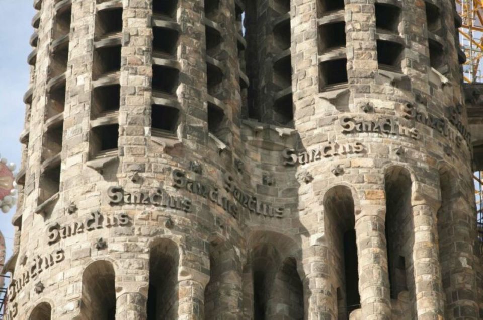 Barcelona: Guided Sagrada Familia Tour & Skip-The-Line Entry - A 2-hour format that stays focused (and doesn’t waste your time)