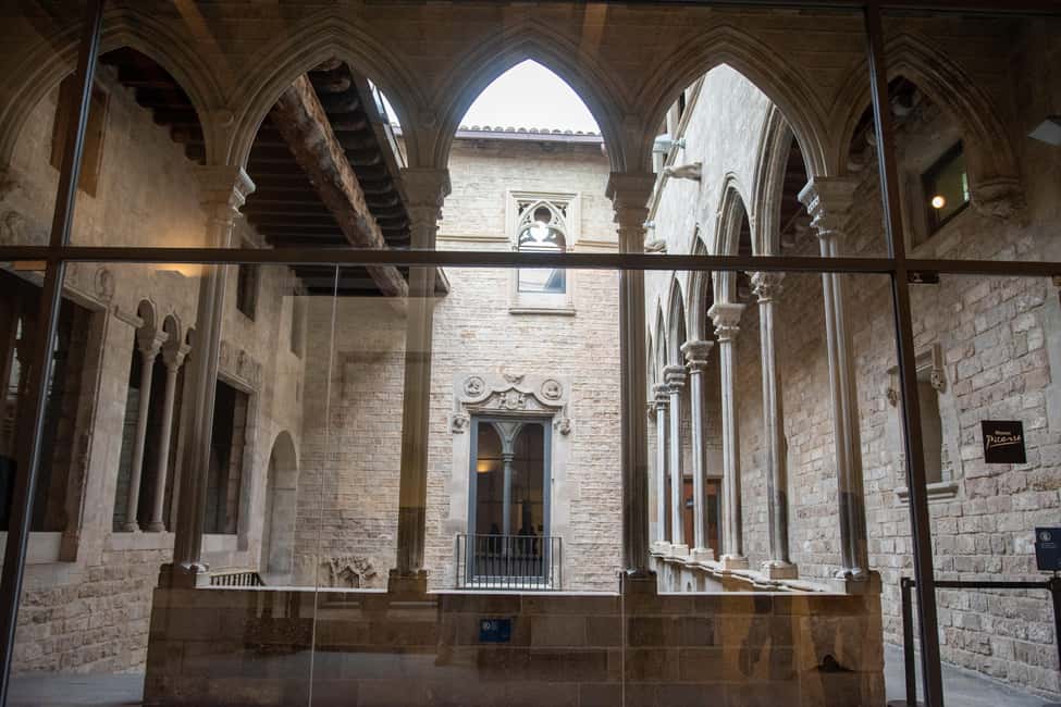 Barcelona: Guided Tour of the Picasso Museum with Tickets - Using Your Free Time After the Tour Without Wasting It