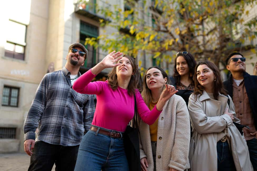 Barcelona: Guided Walking Tour - Barcelona Cathedral and La Casa de l’Ardiaca: how the guide turns big buildings into stories