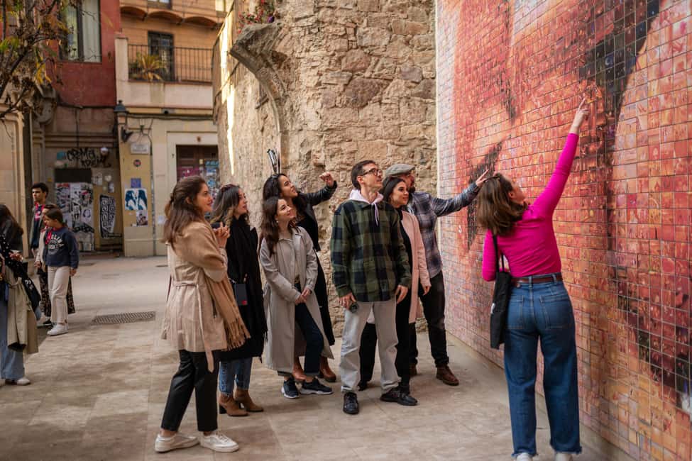 Barcelona: Guided Walking Tour of Top Sights and Hidden Gems - Why This Gothic Quarter Walk Works So Well