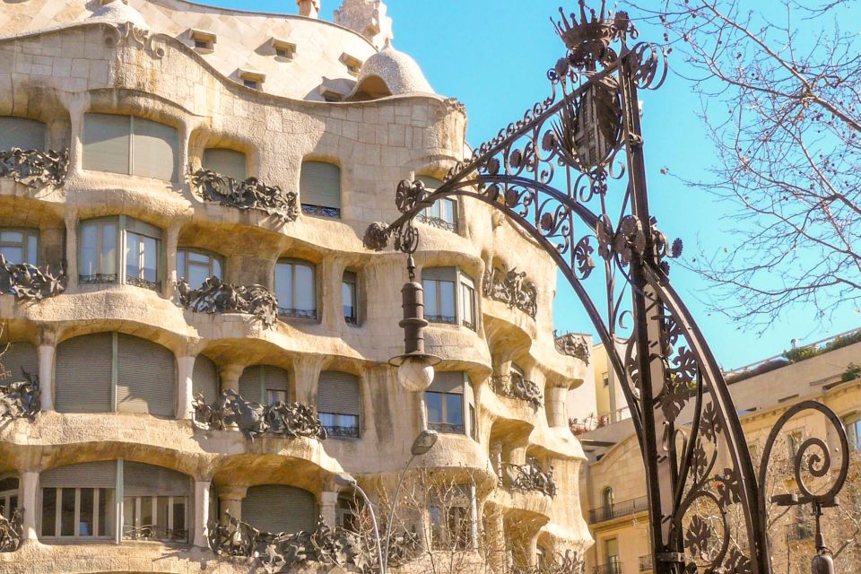Barcelona: Half Day Tour on Sidecar Motorcycle - Montjuïc Hill viewpoints and Palau Nacional: the best return on effort