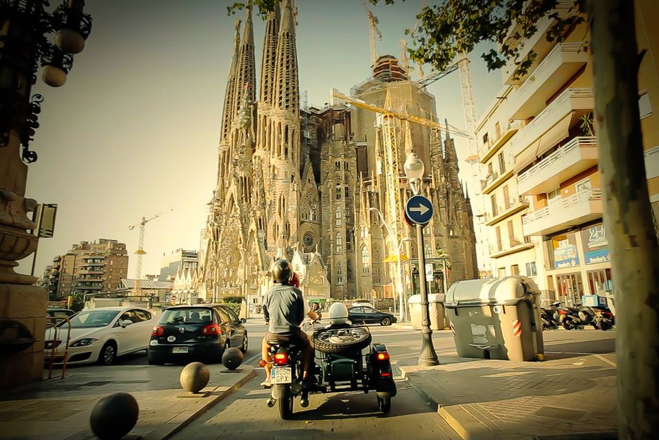 Barcelona: Half Day Tour on Sidecar Motorcycle - Old Port and Barcelona Beach: the sea break that keeps momentum