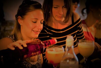 Barcelona: Hen Party Cocktail Class - The private mixologist moment: hands-on technique in real time