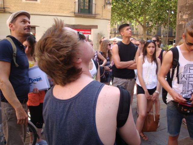 Barcelona: Hidden Secrets City Tour in German or English - Key moments worth planning for