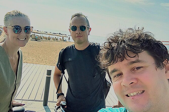 Barcelona Highlights Bike Tour - Entering Barcelona by bike lanes: why 2.5 hours works