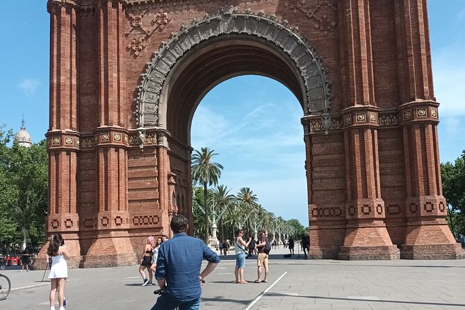 Barcelona Highlights Bike Tour - Gaudí’s Modernism in one run: Casa Batlló and La Pedrera-Casa Milà