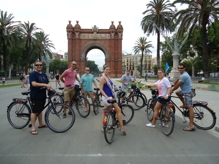 Barcelona Highlights Bike Tour: Cycle along the beach! - La Barceloneta to Columbus Monument: That Perfect Sea-to-City Photo Run