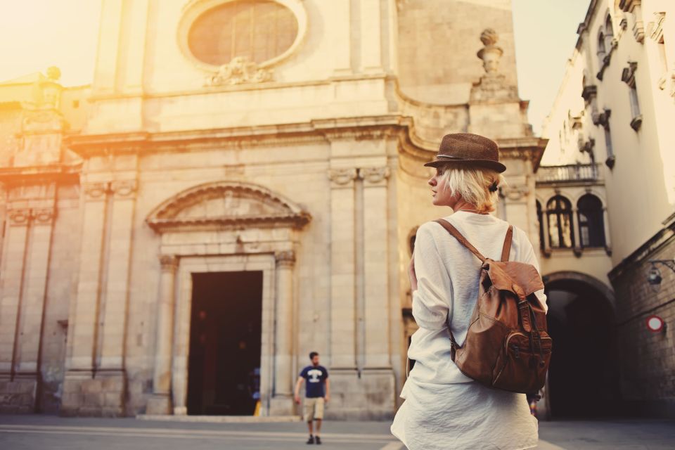 Barcelona: Highlights & Gems Private Tour with Tapa & Drink - El Born Centre Cultural and Mercat del Born: Ruins Under the City