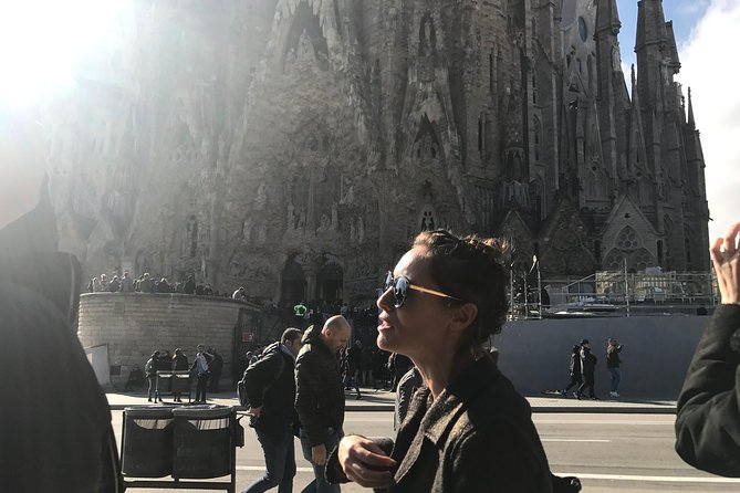 Barcelona: Highlights of Sagrada Familia Max 6 People Guided Tour - Before you enter: the terrace stop and facade photos in the right mood