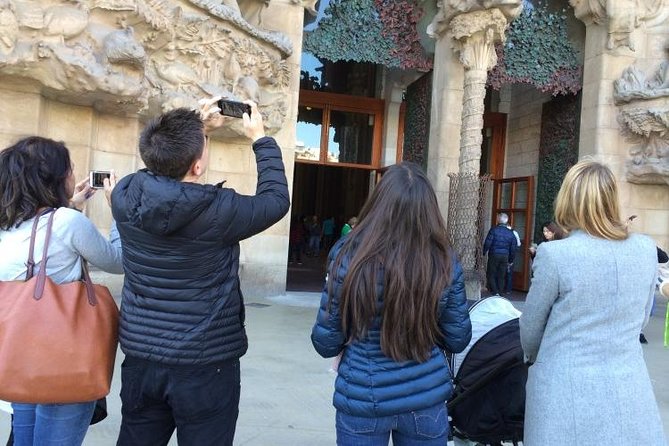 Barcelona: Highlights of Sagrada Familia Max 6 People Guided Tour - Price and value: is $156.01 worth it?