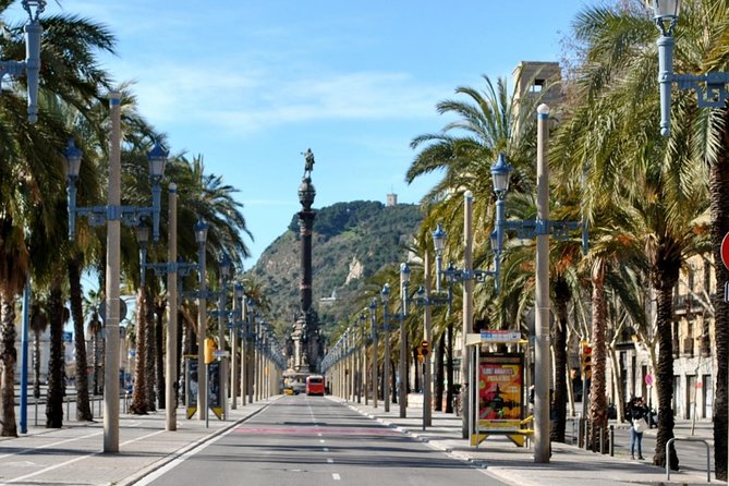 Barcelona Highlights Private Tour in a chauffeured Mercedes-Benz - Key things you’ll notice right away