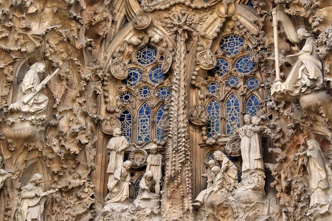 Barcelona Highlights Private Tour in a chauffeured Mercedes-Benz - Pickup from your hotel or port: the part you should outsource