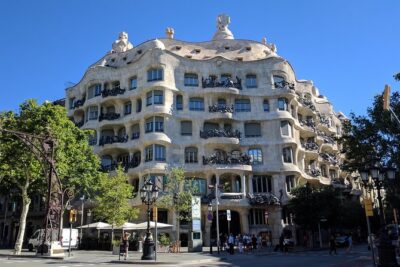 Barcelona Highlights Private Tour in a chauffeured Mercedes-Benz - Montjuïc first: scenic start, quick orientation, and real viewpoints
