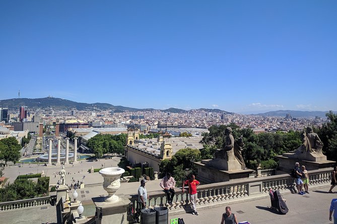 Barcelona Highlights Private Tour in a chauffeured Mercedes-Benz - Barcelona Cathedral exterior: a short pause that still pays off