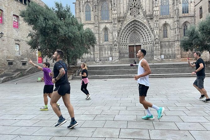 Barcelona Highlights Running Tour - The route: a highlights loop from Rambla de Catalunya to Plaça Catalunya