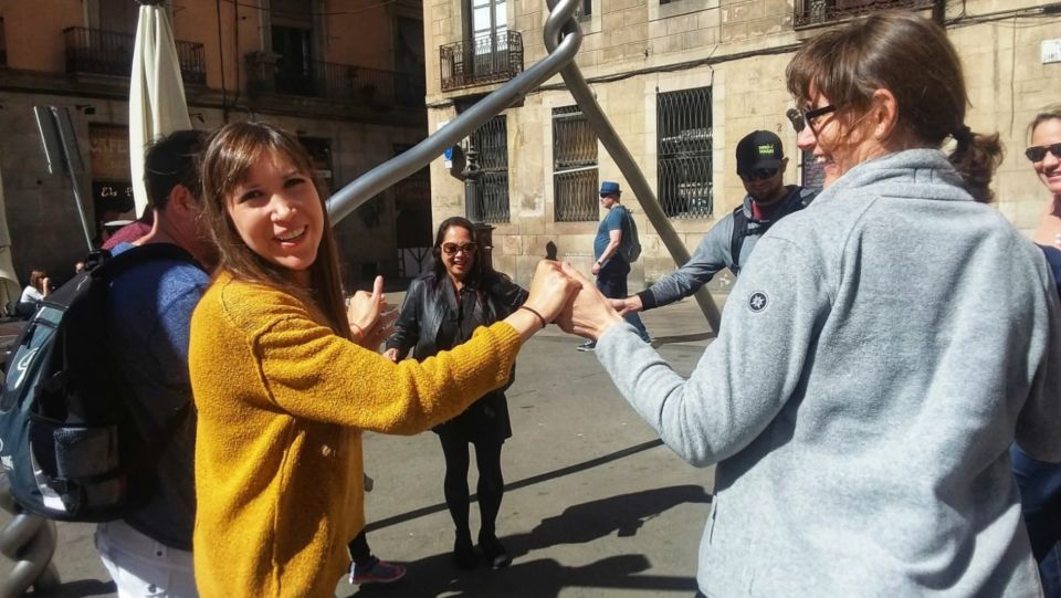 Barcelona Highlights Small Group Half-Day Tour with Pickup - Gothic Quarter on Foot: Roman-to-Medieval Clues Without Getting Lost
